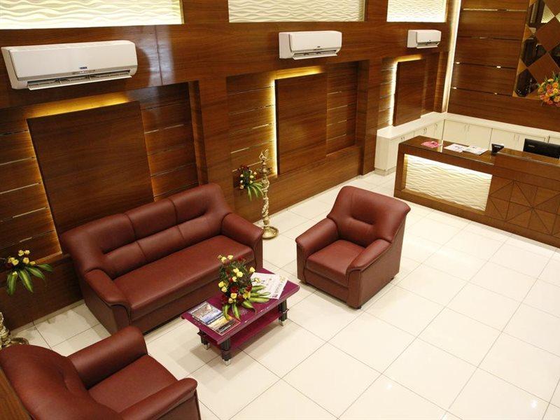 Poppys S.E.T Residency Kumbakonam Exterior foto