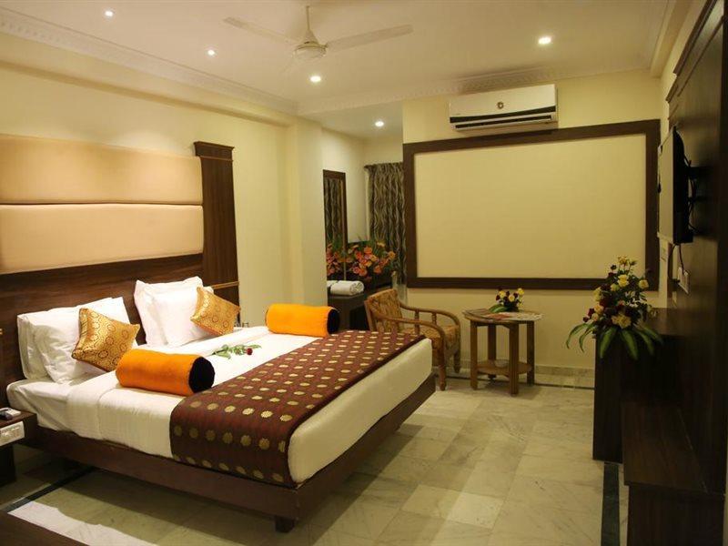 Poppys S.E.T Residency Kumbakonam Exterior foto