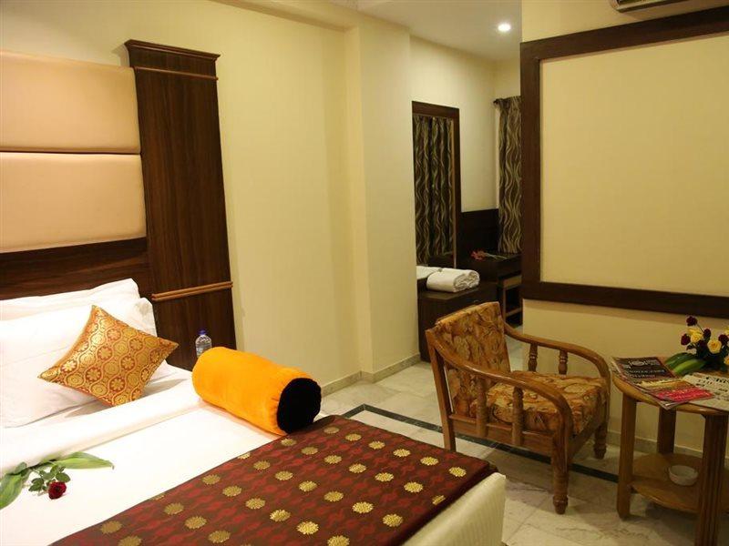 Poppys S.E.T Residency Kumbakonam Exterior foto