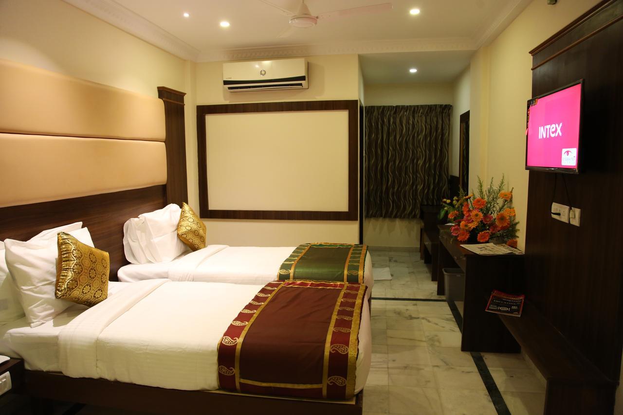 Poppys S.E.T Residency Kumbakonam Exterior foto