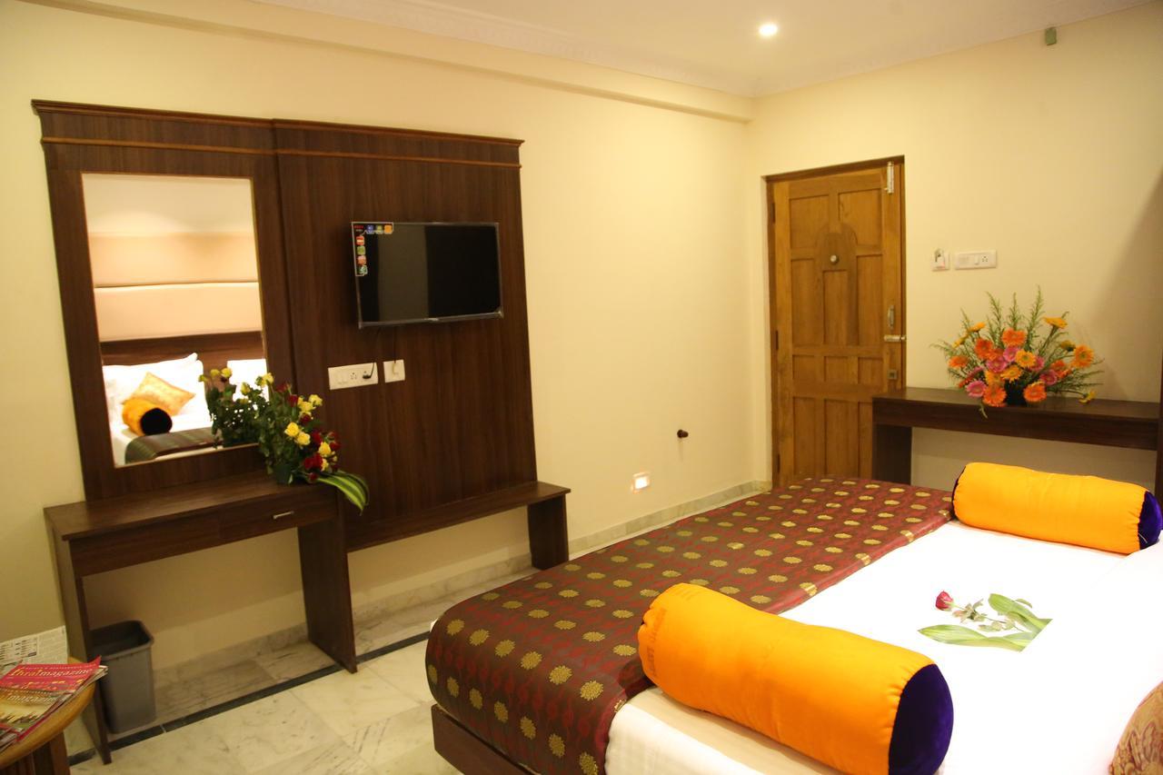 Poppys S.E.T Residency Kumbakonam Exterior foto