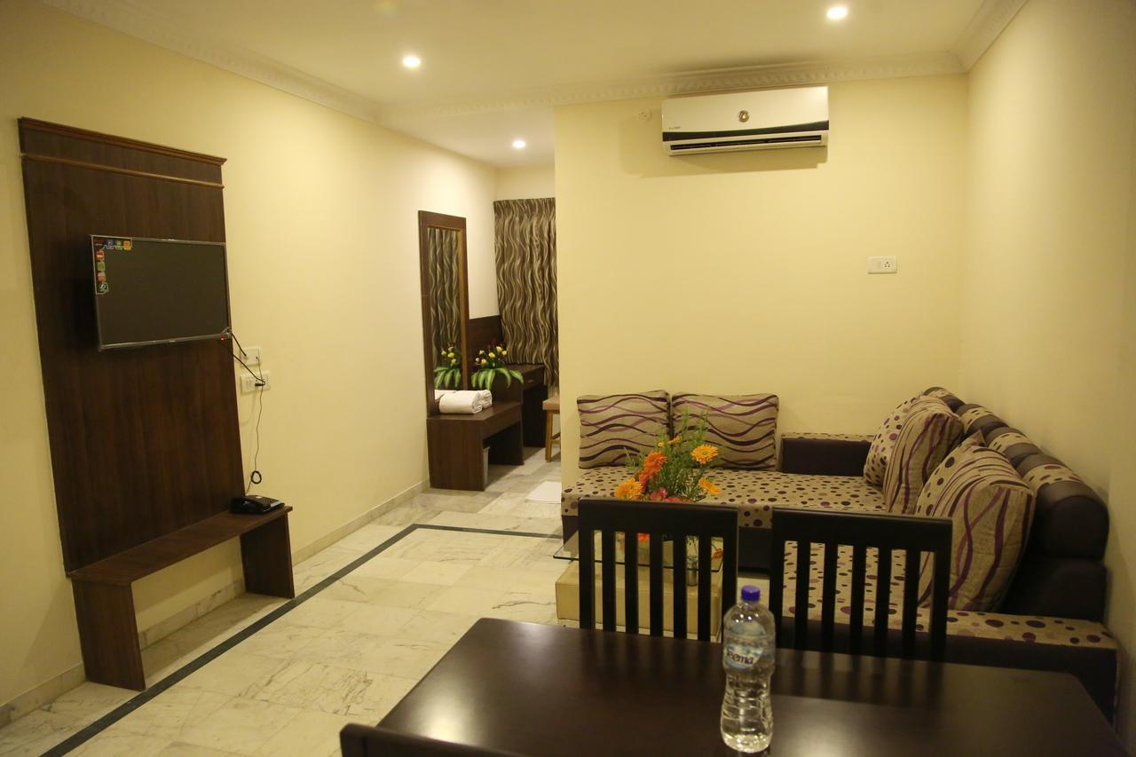 Poppys S.E.T Residency Kumbakonam Exterior foto
