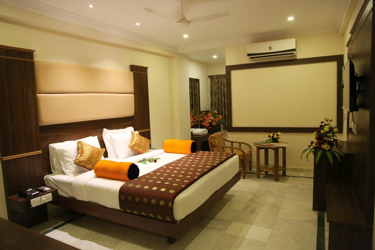 Poppys S.E.T Residency Kumbakonam Exterior foto