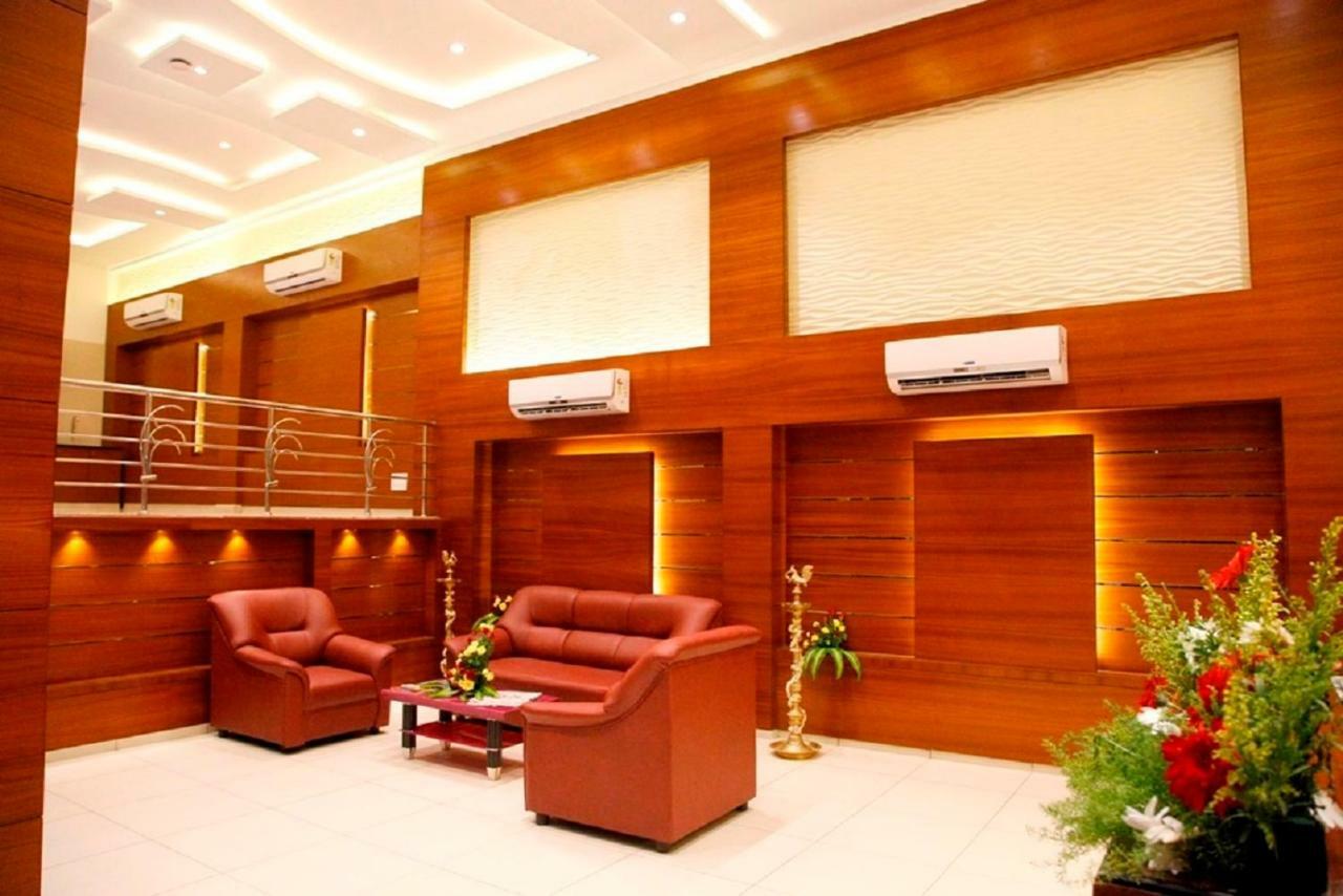 Poppys S.E.T Residency Kumbakonam Exterior foto